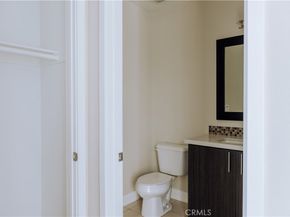 2753 Waverly Drive 1103, Los Angeles CA 90039