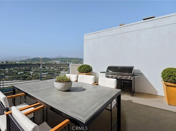 2753 Waverly Drive 1103, Los Angeles CA 90039