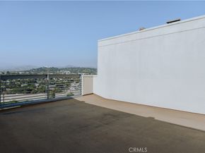 2753 Waverly Drive 1103, Los Angeles CA 90039