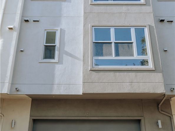 2753 Waverly Drive 1103, Los Angeles CA 90039