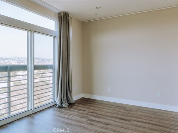 2753 Waverly Drive 1103, Los Angeles CA 90039