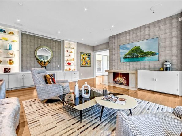 935 Hillcrest Place, Pasadena CA 91106