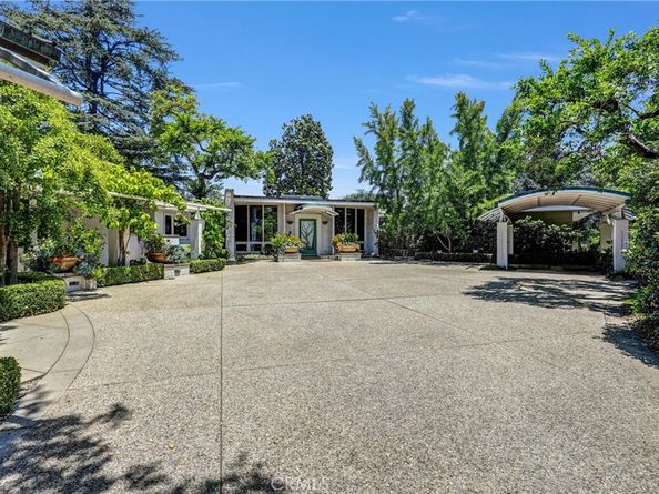 935 Hillcrest Place, Pasadena CA 91106