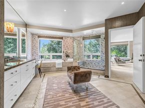 935 Hillcrest Place, Pasadena CA 91106