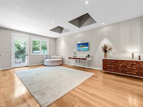 935 Hillcrest Place, Pasadena CA 91106