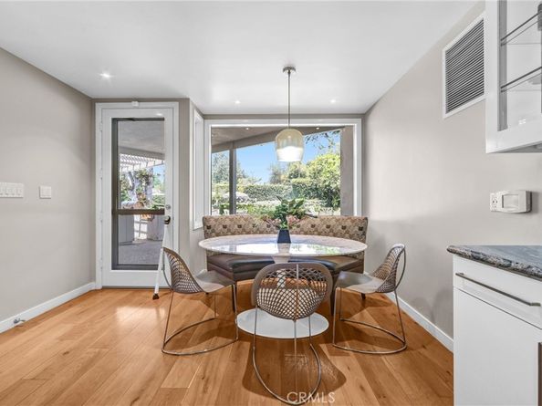 935 Hillcrest Place, Pasadena CA 91106