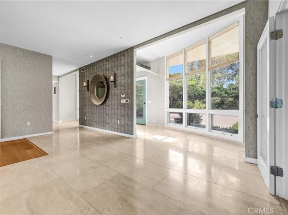 935 Hillcrest Place, Pasadena CA 91106