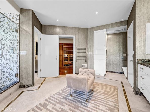 935 Hillcrest Place, Pasadena CA 91106