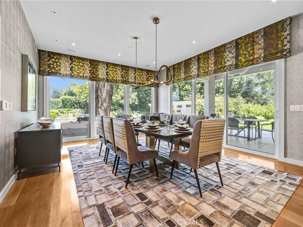 935 Hillcrest Place, Pasadena CA 91106