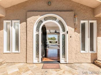 4275 Crestview Dr