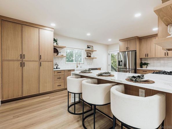 4033 S Hempstead Cir, San Diego CA 92116