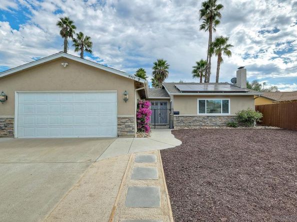9945 Via Rita E, Santee CA 92071