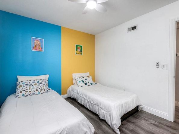 9945 Via Rita E, Santee CA 92071