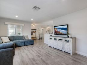 9945 Via Rita E, Santee CA 92071