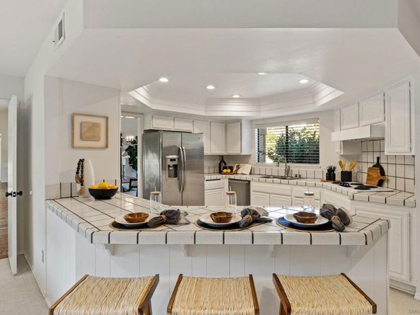 7716 Hidden Valley Ct, La Jolla CA 92037