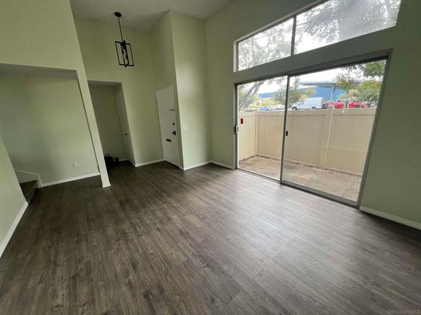 2772 Meadow Lark Dr, San Diego CA 92123
