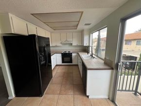 2772 Meadow Lark Dr, San Diego CA 92123