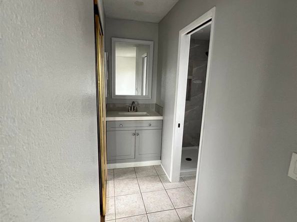 2772 Meadow Lark Dr, San Diego CA 92123