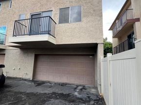 2772 Meadow Lark Dr, San Diego CA 92123