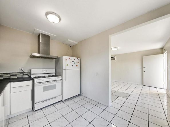 4221 23 Dwight St., San Diego CA 92105