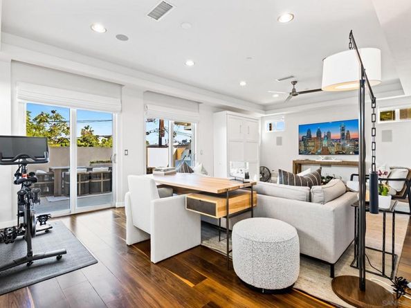 3705 Haines St, San Diego CA 92109