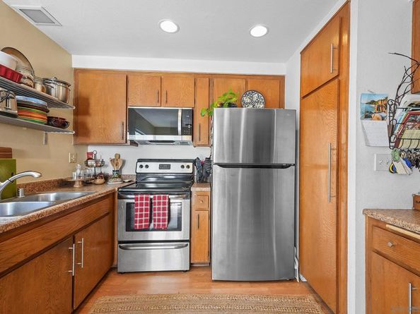 6655 Canyon Rim Row 208, San Diego CA 92111