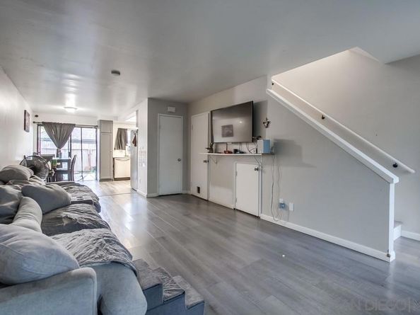 3433 Los Mochis Way, Oceanside CA 92056
