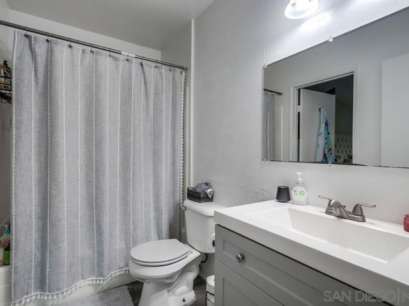 3433 Los Mochis Way, Oceanside CA 92056