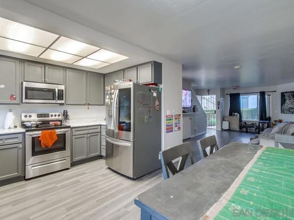 3433 Los Mochis Way, Oceanside CA 92056