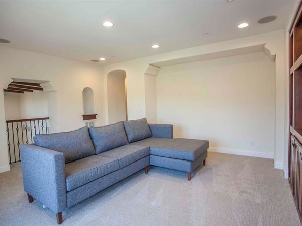 16632 Rose Of Tralee Ln, San Diego CA 92127