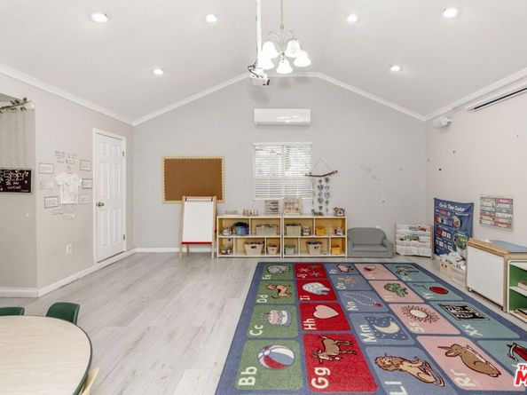 12643 Elkwood Street, North Hollywood CA 91605