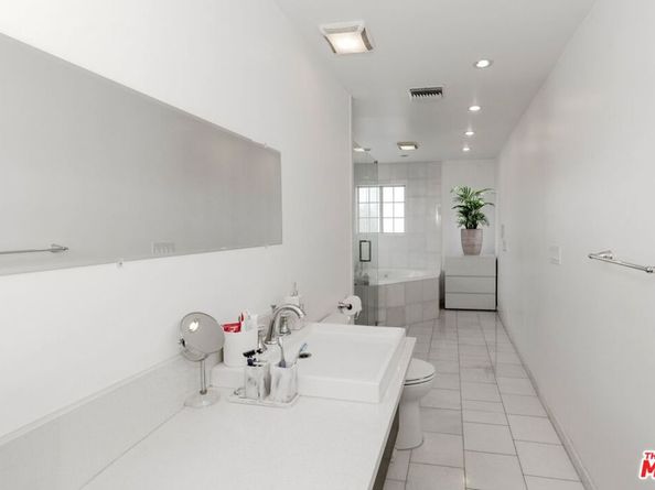 12643 Elkwood Street, North Hollywood CA 91605