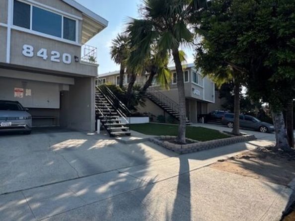 8420 Gulana Avenue, Playa Del Rey CA 90293