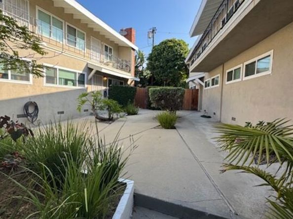 8420 Gulana Avenue, Playa Del Rey CA 90293