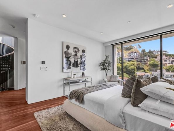 8526 Hollywood Boulevard, Los Angeles CA 90069