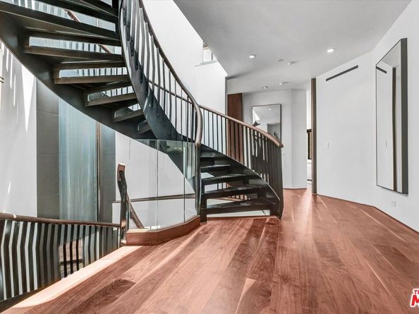 8526 Hollywood Boulevard, Los Angeles CA 90069