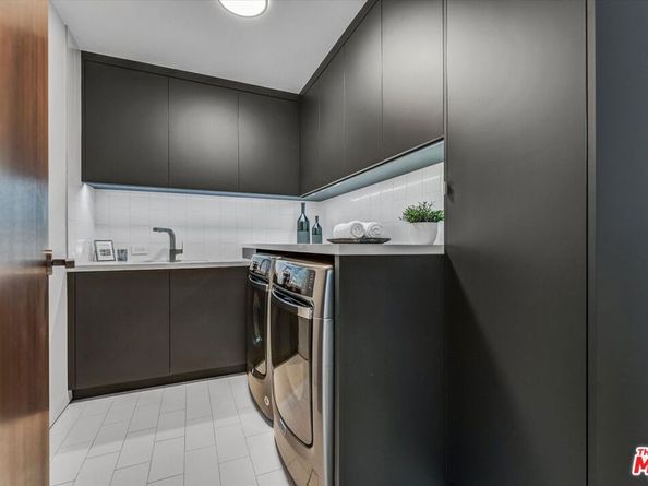 8526 Hollywood Boulevard, Los Angeles CA 90069