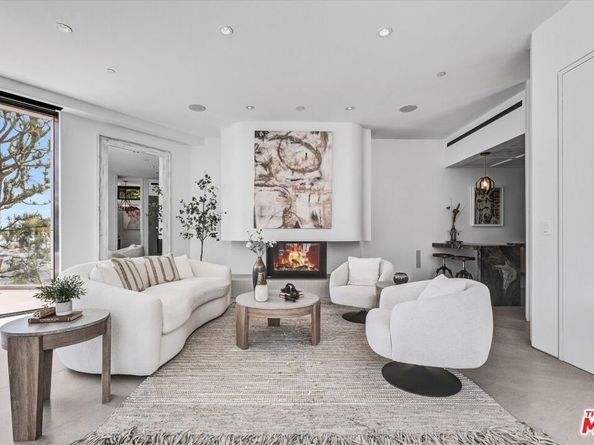 8526 Hollywood Boulevard, Los Angeles CA 90069