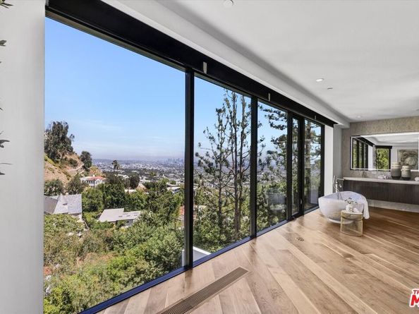 8526 Hollywood Boulevard, Los Angeles CA 90069