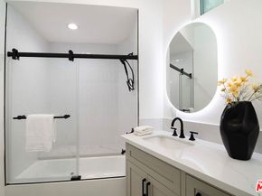 8155 Willow Glen Road, Los Angeles CA 90046