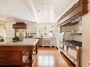143 S Muirfield Road, Los Angeles CA 90004