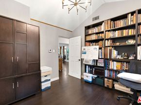 5341 Mecca Avenue, Tarzana CA 91356