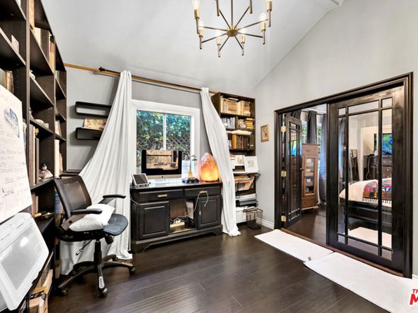5341 Mecca Avenue, Tarzana CA 91356
