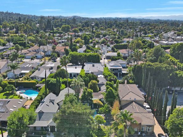 5341 Mecca Avenue, Tarzana CA 91356