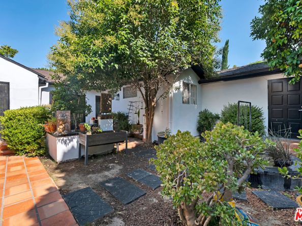 5341 Mecca Avenue, Tarzana CA 91356