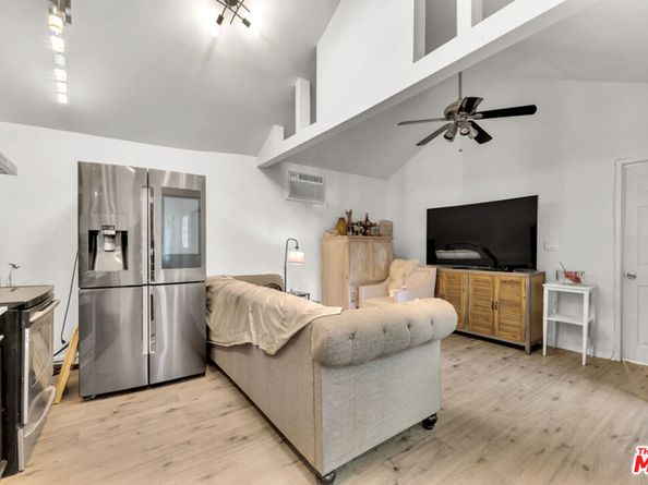 5341 Mecca Avenue, Tarzana CA 91356