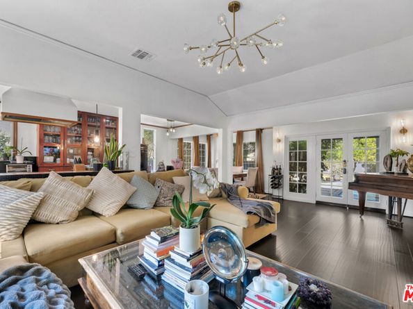 5341 Mecca Avenue, Tarzana CA 91356