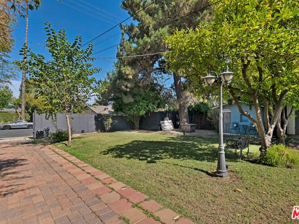 5341 Mecca Avenue, Tarzana CA 91356