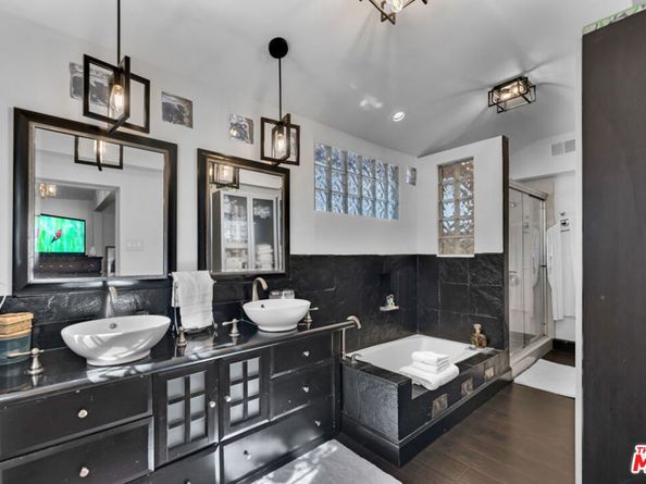 5341 Mecca Avenue, Tarzana CA 91356