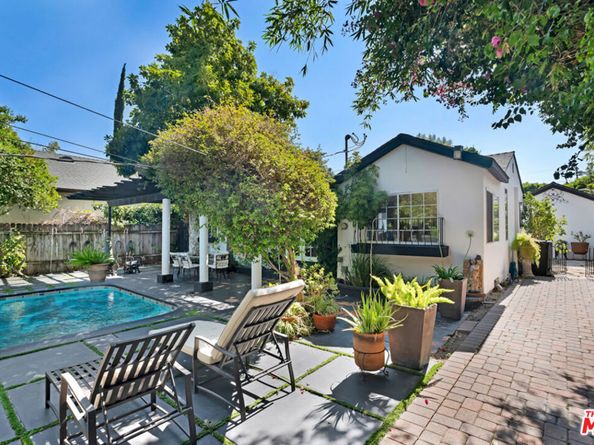 5341 Mecca Avenue, Tarzana CA 91356